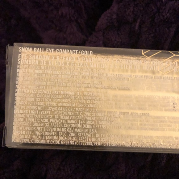 M•A•C Snow Ball Eye Compact - Picture 3 of 5